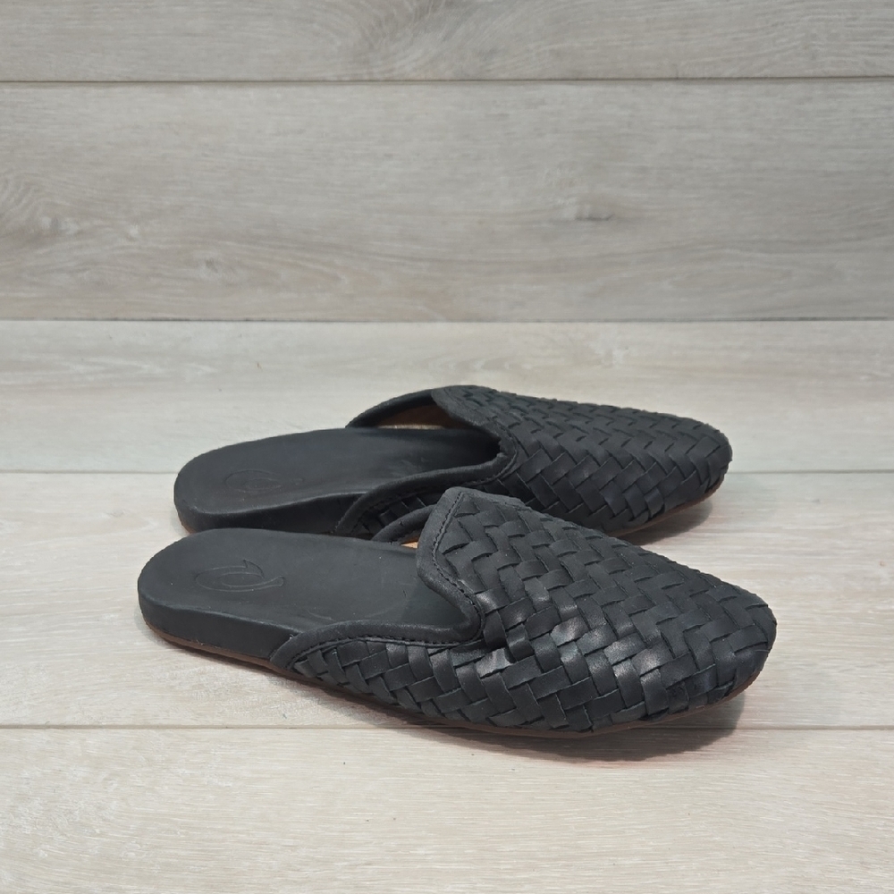 OluKai Black Woven Leather Mule Clogs